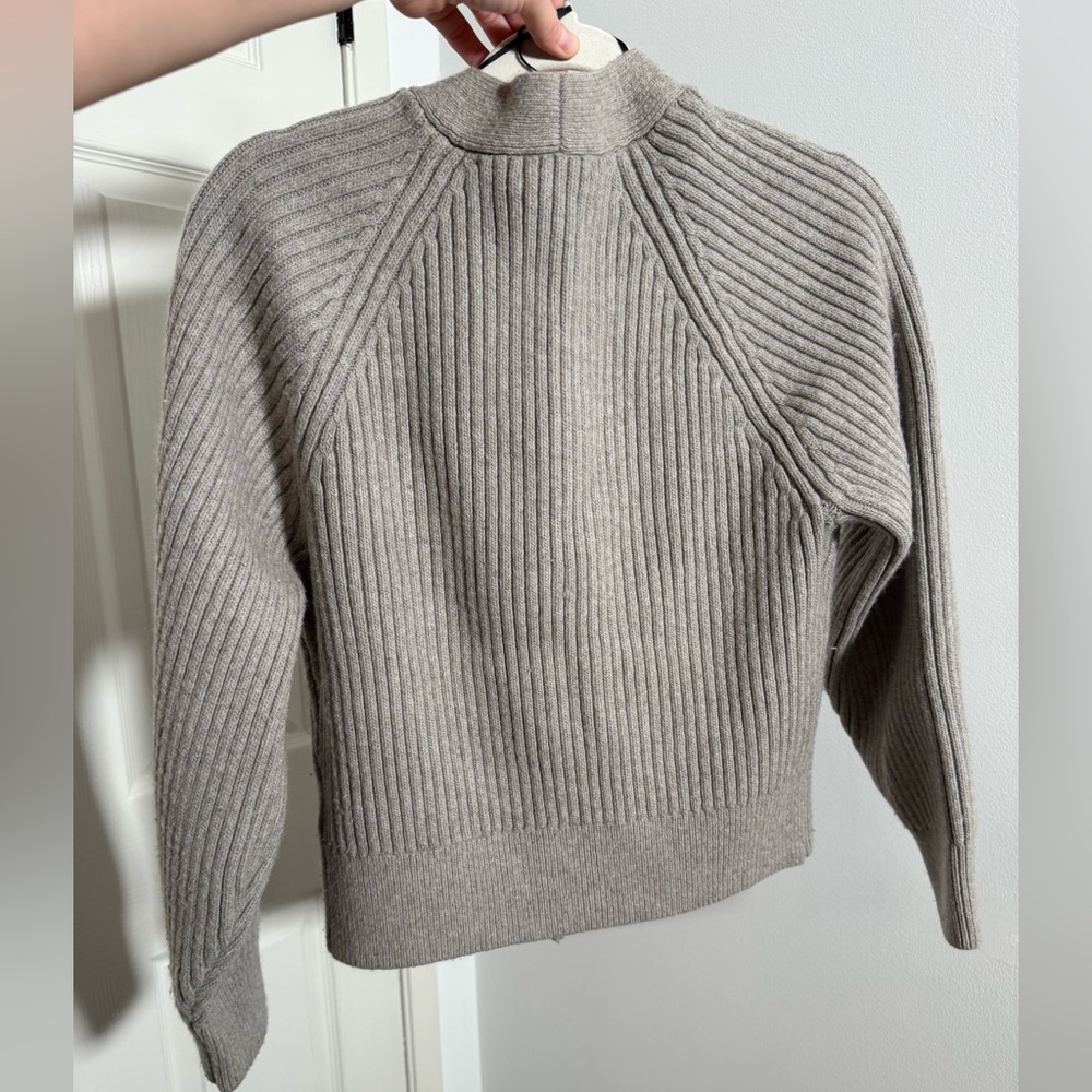 H&M Gray Ribbed Button-Up Cardigan - Picture 4 of 5